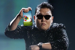 Samsung "завалена" предварительными заказами на Galaxy S4